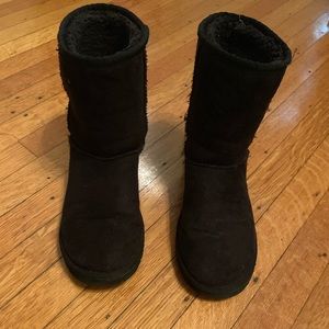 Black Ugg boots